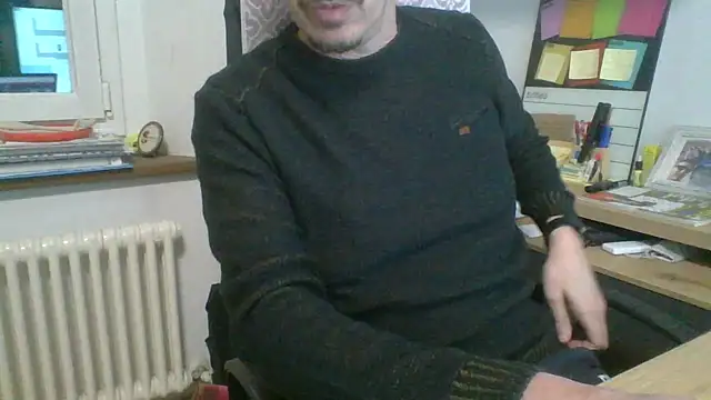 Snapshot of Kawayleo chatting on 03-12-26, 04:46 Kawayleo online show from 03-12-26, 04:46