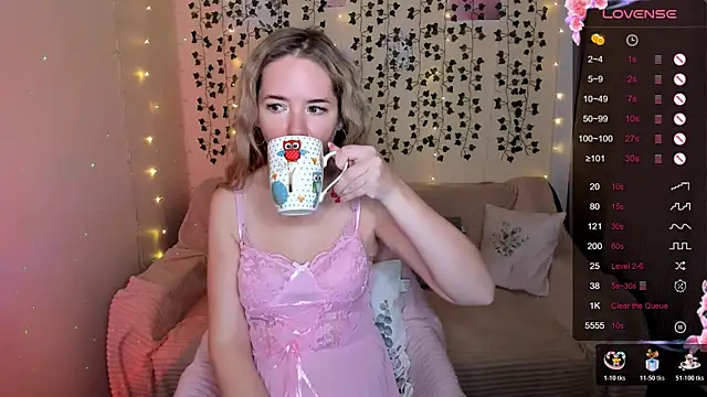 Snapshot of Evaa_Braunn chatting on 11-15-25, 02:31 Evaa Braunn online show from 11-15-25, 02:31