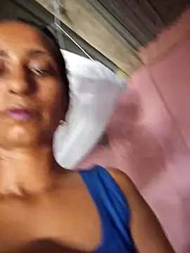 Snapshot of dreamerrrrr1 chatting on 10-11-25, 07:23 dreamerrrrr1 online show from 10-11-25, 07:23