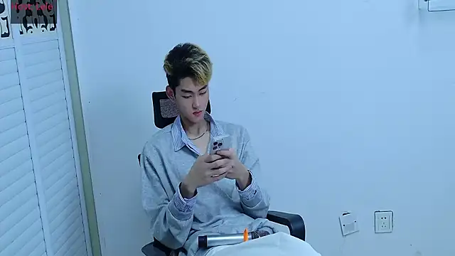 sexyboy-lele online show from 10-18-25, 11:11