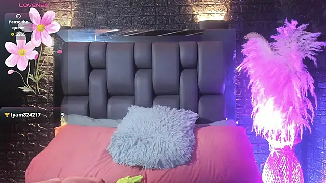 Maraa Rivera online show from 12-15-25, 07:18