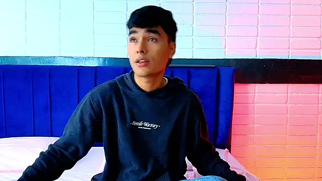 AngelduzZzt online show from 10-18-25, 12:50