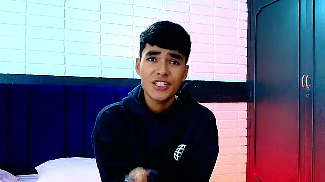 AngelduzZzt online show from 10-20-25, 12:38