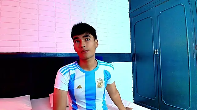 AngelduzZzt online show from 10-22-25, 12:38