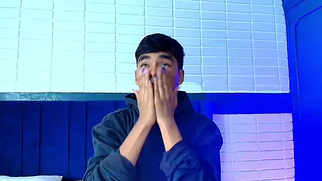 AngelduzZzt online show from 10-24-25, 12:23