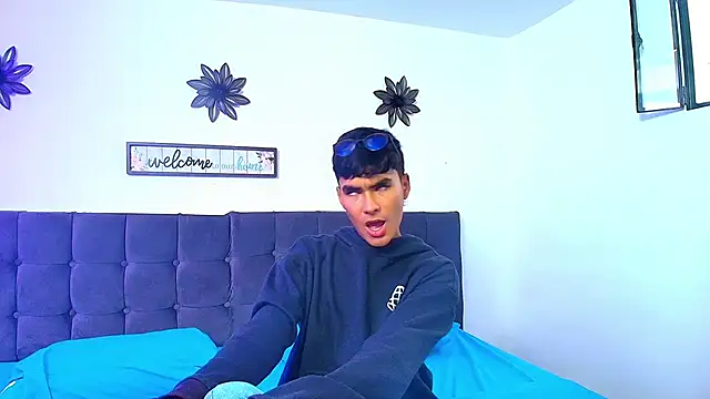 AngelduzZzt online show from 10-25-25, 12:34