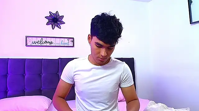 AngelduzZzt online show from 10-28-25, 12:30