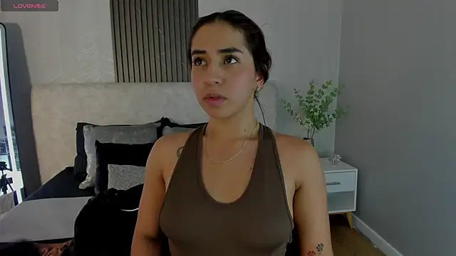 Vittoria Conti  online show from 06-11-26, 05:33