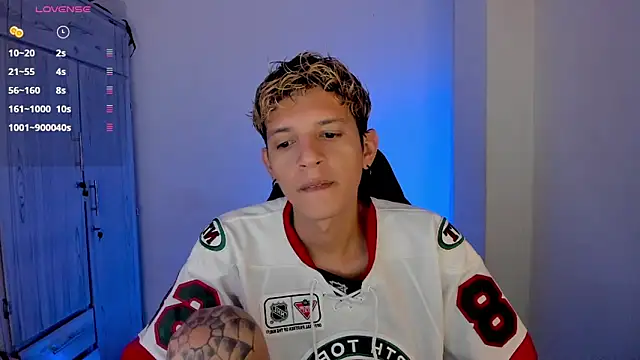 tylernova online show from 04-10-26, 03:12