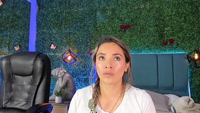 Kiaraa88 online show from 06-10-26, 07:35