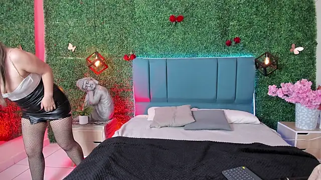 Kiaraa88 online show from 06-12-26, 08:30