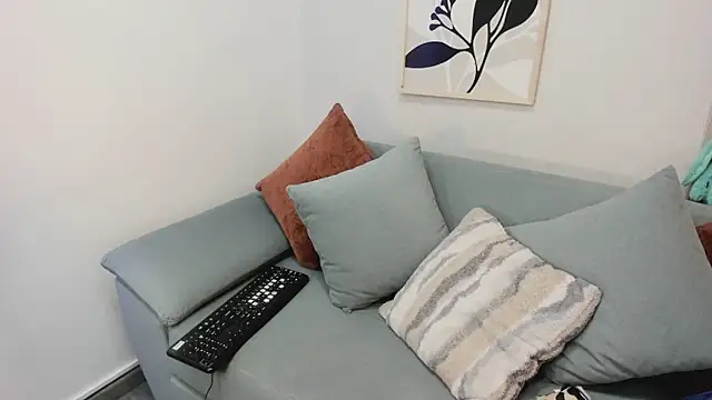 Snapshot of KassMonroe chatting on 05-19-26, 08:04 KassMonroe online show from 05-19-26, 08:04