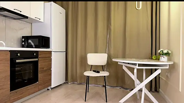 Snapshot of Say_Me_Nika chatting on 10-13-25, 06:41 Say Me Nika online show from 10-13-25, 06:41