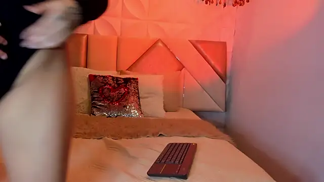 Snapshot of mia_lure chatting on 10-17-25, 08:00 mia lure online show from 10-17-25, 08:00