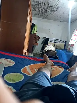 Latinokev online show from 10-31-25, 07:26