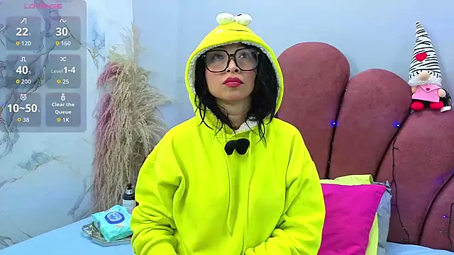 CHIARAJJONES online show from 12-01-25, 01:16