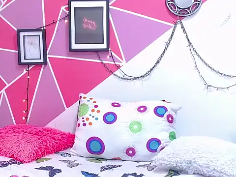 Tifany Adams online show from 10-24-25, 08:27