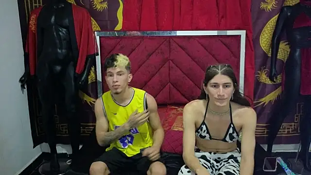 Snapshot of Pride_couple chatting on 10-08-25, 11:35 Pride couple online show from 10-08-25, 11:35