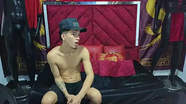 Snapshot of Pride_couple chatting on 10-17-25, 11:29 Pride couple online show from 10-17-25, 11:29