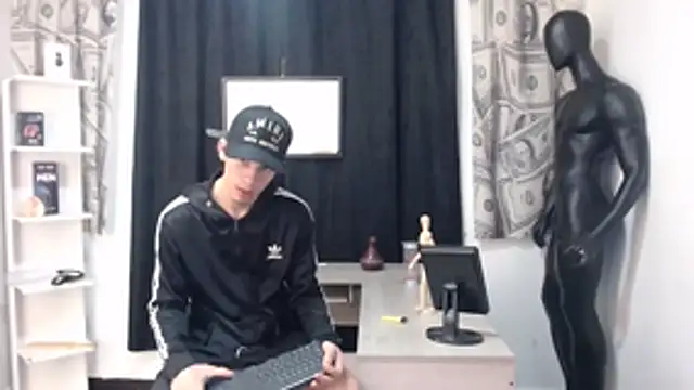 Pride couple online show from 02-24-26, 11:25