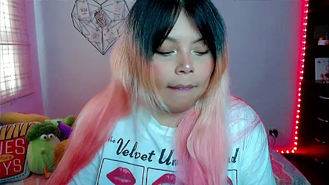 EllieMoonX online show from 02-02-26, 10:19