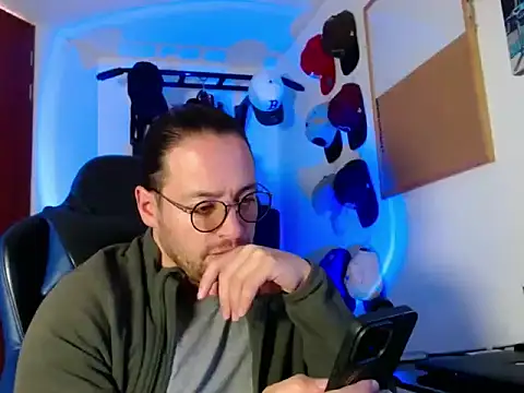 kurt xx online show from 12-14-25, 01:27