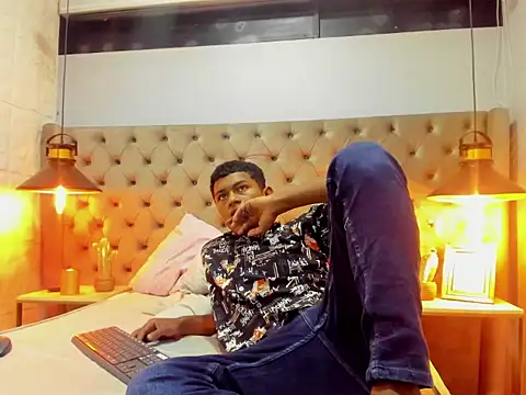 MorenitoDigno online show from 10-25-25, 06:46