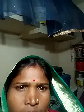 Hot hat online show from 10-10-25, 03:33