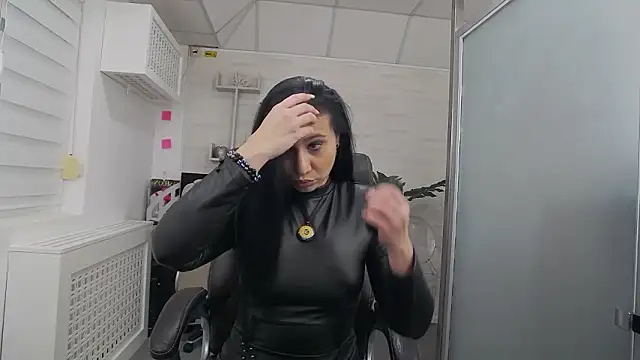 YaraXCox online show from 02-10-26, 03:54