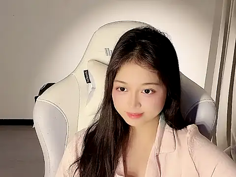 Snapshot of -chenchen chatting on 10-11-25, 01:53 -chenchen online show from 10-11-25, 01:53