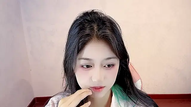 Snapshot of -chenchen chatting on 10-15-25, 02:28 -chenchen online show from 10-15-25, 02:28