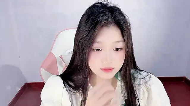 Snapshot of -chenchen chatting on 10-18-25, 02:18 -chenchen online show from 10-18-25, 02:18