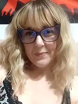 Amelialove42 online show from 04-29-26, 06:25