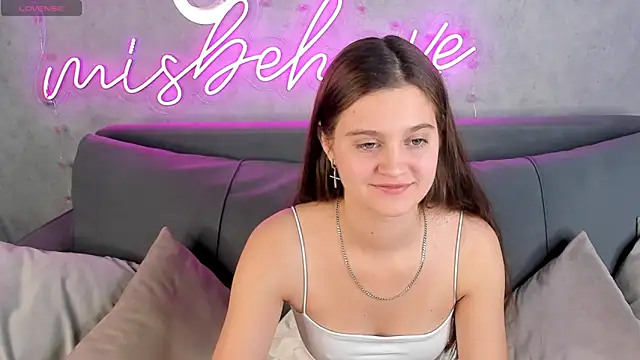 Renesmy Black online show from 10-17-25, 01:09