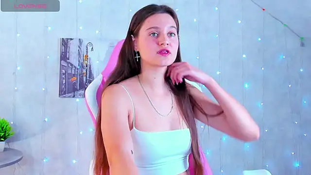 Renesmy Black online show from 10-21-25, 12:33