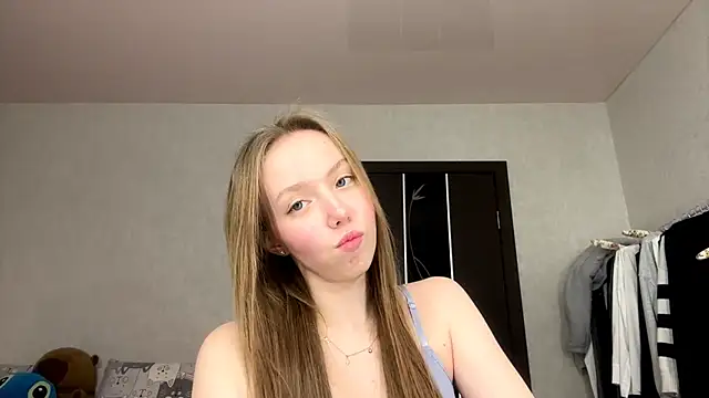 AntoniaMoravick online show from 11-08-25, 03:12