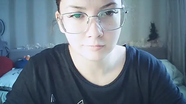 MoodieMira online show from 02-09-26, 01:15