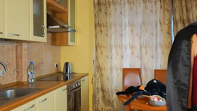 Snapshot of AlinaAldrete chatting on 10-31-25, 07:20 AlinaAldrete online show from 10-31-25, 07:20