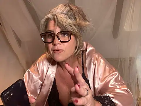 Snapshot of Wild-RosaBlue chatting on 10-14-25, 11:49 Wild-RosaBlue online show from 10-14-25, 11:49