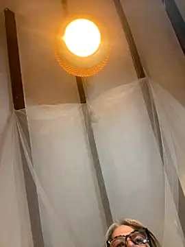 Snapshot of Wild-RosaBlue chatting on 10-17-25, 06:10 Wild-RosaBlue online show from 10-17-25, 06:10