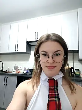 Snapshot of emelija chatting on 11-11-25, 08:20 emelija online show from 11-11-25, 08:20