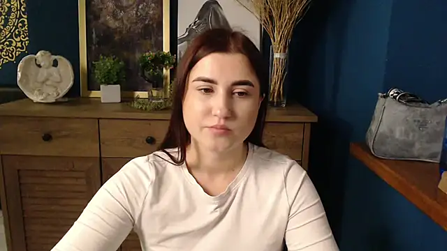 Snapshot of Flower_mary chatting on 10-21-25, 06:47 Flower mary online show from 10-21-25, 06:47