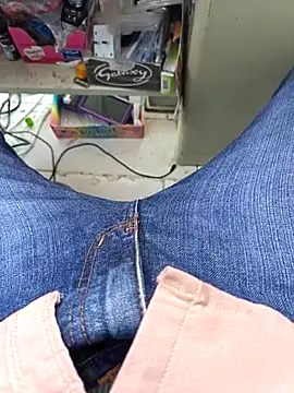 Snapshot of vi25vofgg chatting on 10-14-25, 06:25 vi25vofgg online show from 10-14-25, 06:25