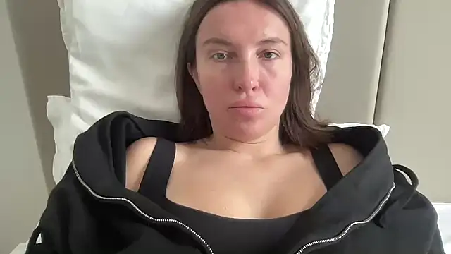 Snapshot of CArivora chatting on 03-14-26, 07:58 CArivora online show from 03-14-26, 07:58