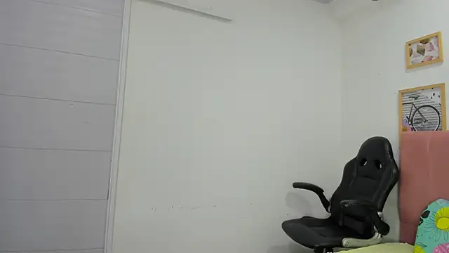 Dakota evans18 online show from 11-17-25, 02:50