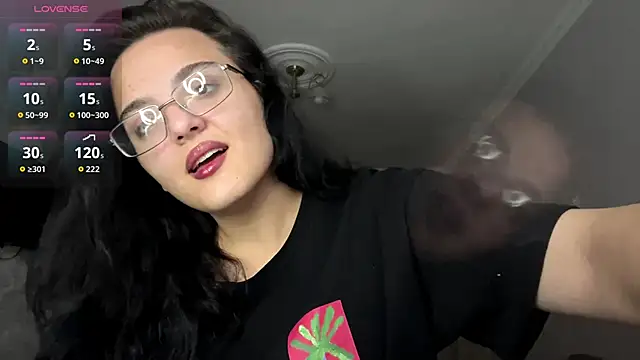 Snapshot of Babis_girlsss chatting on 11-14-25, 10:03 Babis girlsss online show from 11-14-25, 10:03