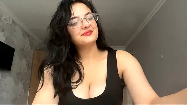 Snapshot of Babis_girlsss chatting on 11-15-25, 10:45 Babis girlsss online show from 11-15-25, 10:45