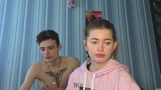 EmiliaCouple online show from 04-10-26, 07:46