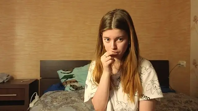 EmiliaCouple online show from 06-09-26, 08:15