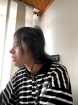 Snapshot of Ninfa_pink chatting on 10-14-25, 03:13 Ninfa pink online show from 10-14-25, 03:13